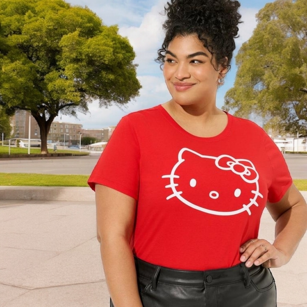 NWT - HELLO KITTY CREW NECK TEE - TORRID - SIZE 2X